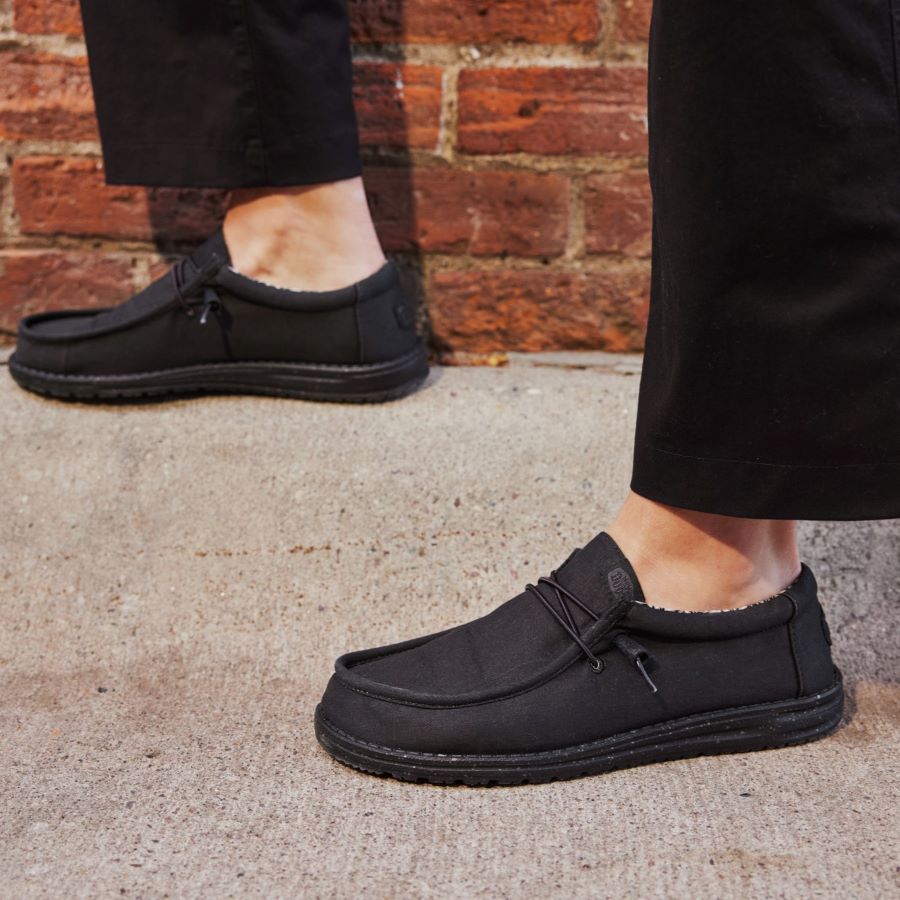 Men Wally Stretch Canvas - Black/Black | HEYDUDE