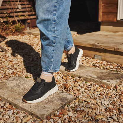 Women Sirocco Alta Neutrals - Black | HEYDUDE